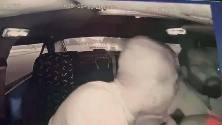 Taksiciyi silahla gezdirip gasp etti! Dehşet anları kamerada 2 taksiciyi silahla gezdirip gasp etti dehset anlari kamerada 0 BzciEzuR