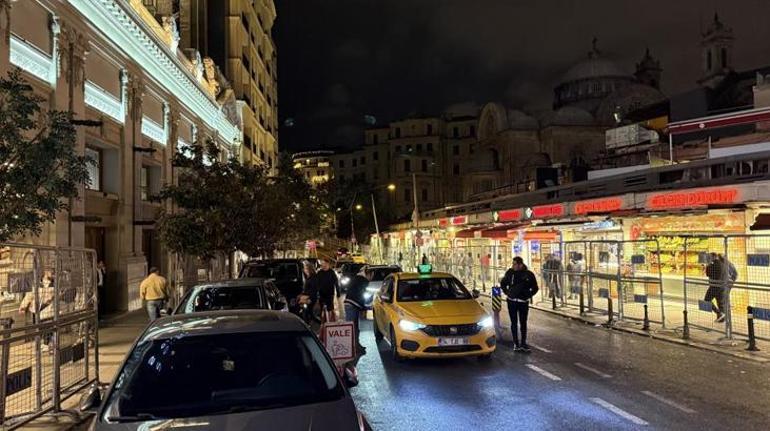Taksim'de yollar açılmaya başladı! 1 Mayıs önlemleri için kapatılmıştı 2 taksimde yollar acilmaya basladi 1 mayis onlemleri icin kapatilmisti 0