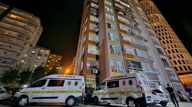 Tartıştığı kız arkadaşını 10 yerinden bıçaklayıp 6 sayfa intihar notu yazarak 12'inci kattan atladı 3 tartistigi kiz arkadasini 10 yerinden bicaklayip 6 sayfa intihar notu yazarak 12inci kattan atladi h5WXAnzI