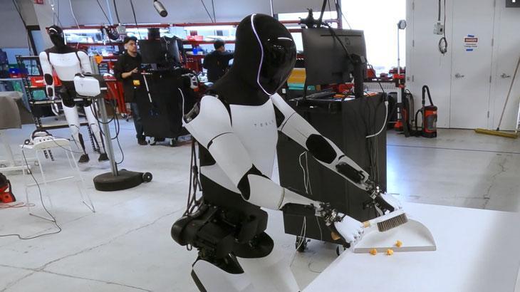 Tesla’nın insansı robotu mesken işlerini yapmaya başladı 1 teslanin insansi robotu mesken islerini yapmaya basladi 5ImJU9Z3