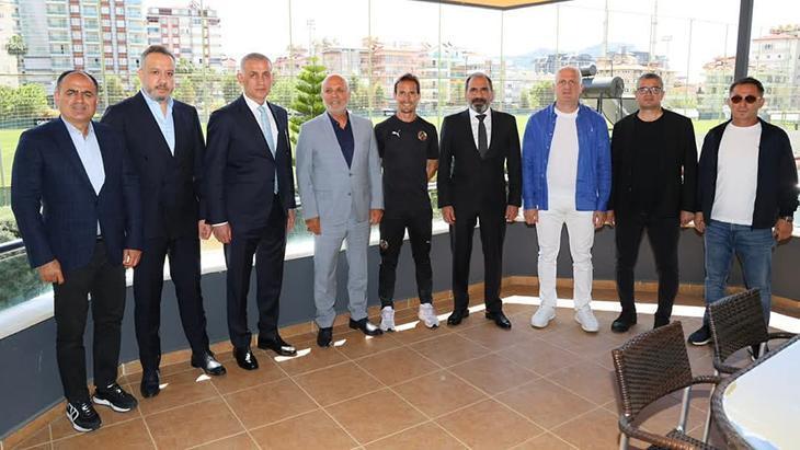 tffden alanyaspor baskani cavusogluna taziye ziyareti