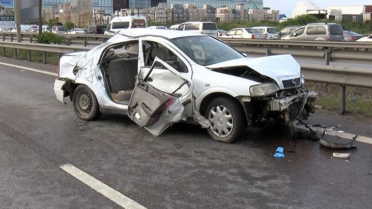 Tuzla’da bariyerlere çarpan araba takla atarak savruldu! Meyyit ve yaralılar var 1 tuzlada bariyerlere carpan araba takla atarak savruldu meyyit ve yaralilar var ZGb8kWDY