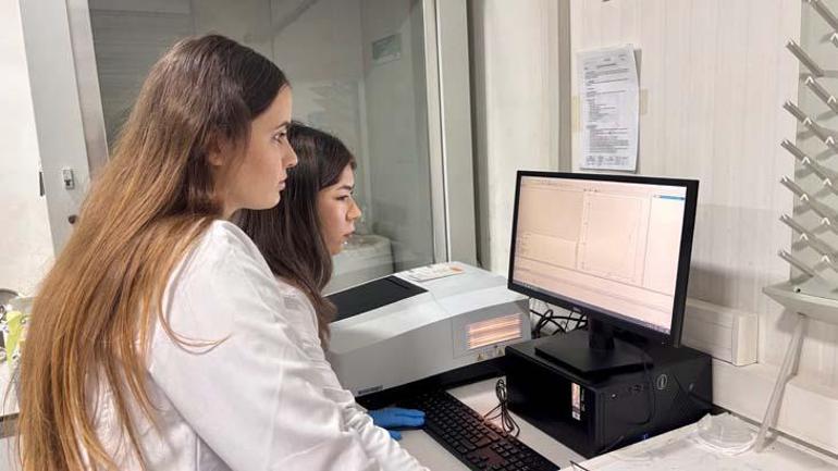 Ürettiği formülle babasını 365 gün yaşatıyor! 'Valize atılacak bir krem değil' 5 urettigi formulle babasini 365 gun yasatiyor valize atilacak bir krem degil 3 dsBbZkvu