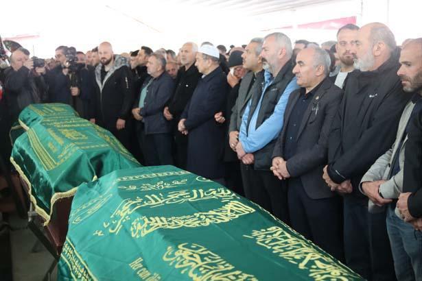 Yangında ölen 3 kardeş toprağa verildi: Perişan olmuş bir aile var 13 yanginda olen 3 kardes topraga verildi perisan olmus bir aile var 11 Y4v84cZs