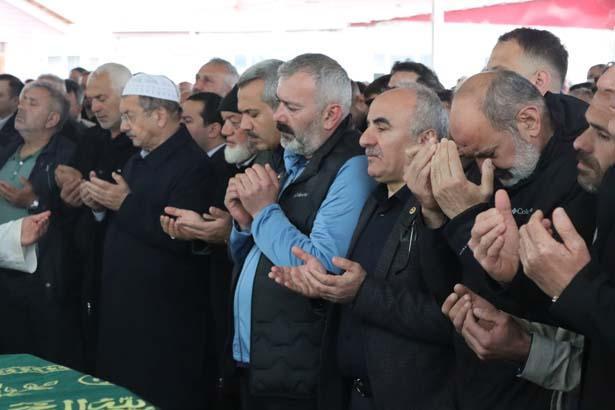 Yangında ölen 3 kardeş toprağa verildi: Perişan olmuş bir aile var 14 yanginda olen 3 kardes topraga verildi perisan olmus bir aile var 12 IlfRelah