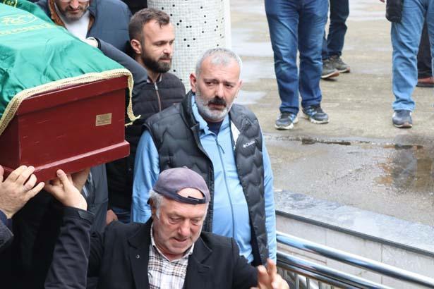 Yangında ölen 3 kardeş toprağa verildi: Perişan olmuş bir aile var 16 yanginda olen 3 kardes topraga verildi perisan olmus bir aile var 14 2tqgXYVY