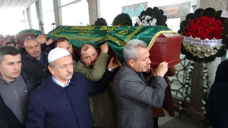 Yangında ölen 3 kardeş toprağa verildi: Perişan olmuş bir aile var 10 yanginda olen 3 kardes topraga verildi perisan olmus bir aile var 8 78ty4hmK