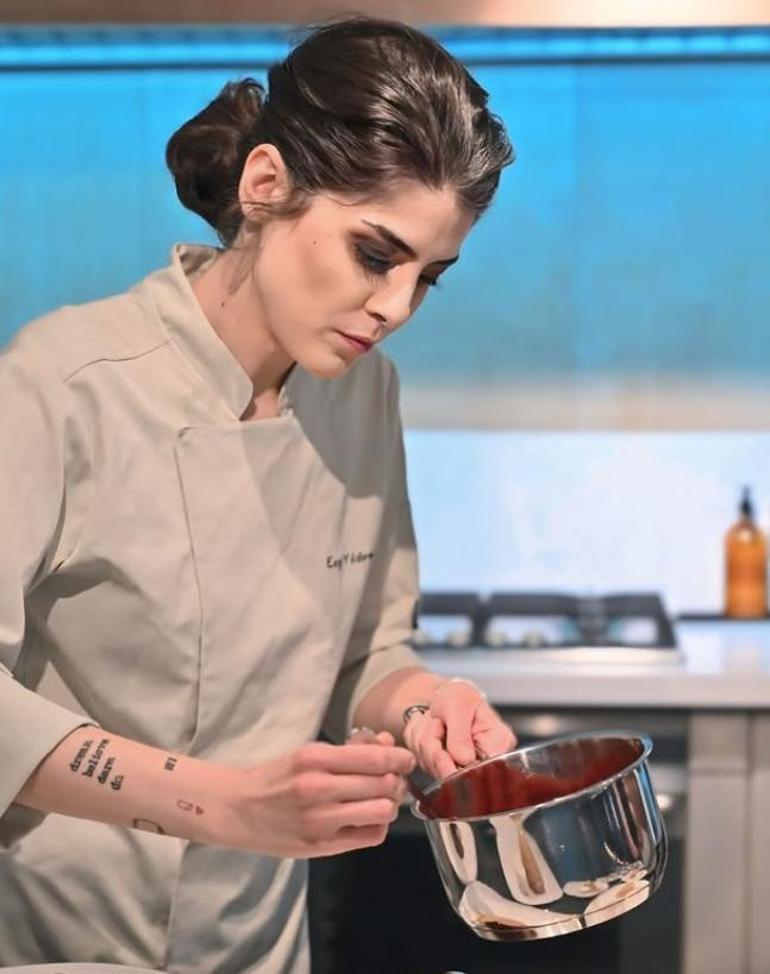 Yarışın favorilerindedi, erken elendi! Masterchef Ezgi abartılmış Türk yemeğini açıkladı 2 yarisin favorilerindedi erken elendi masterchef ezgi abartilmis turk yemegini acikladi 0 kNeNAyKT