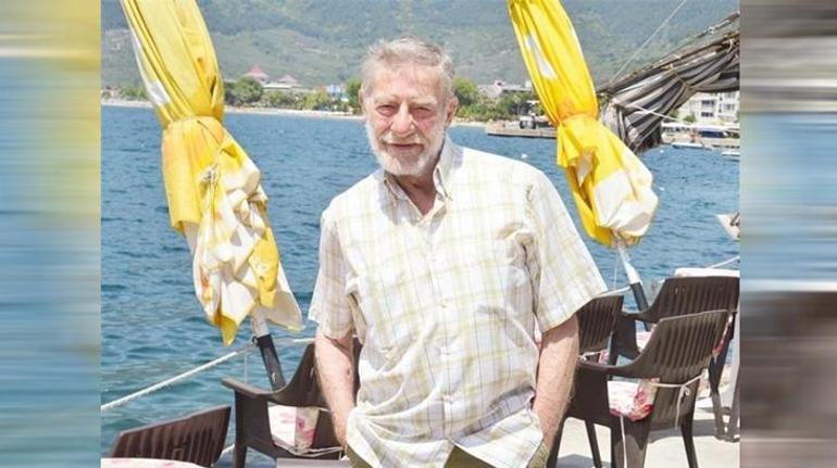 Yeşilçam'ın efsane ismi Ahmet Mekin'in kalça kemiği kırıldı 2 yesilcamin efsane ismi ahmet mekinin kalca kemigi kirildi 0 X5uGWnWn