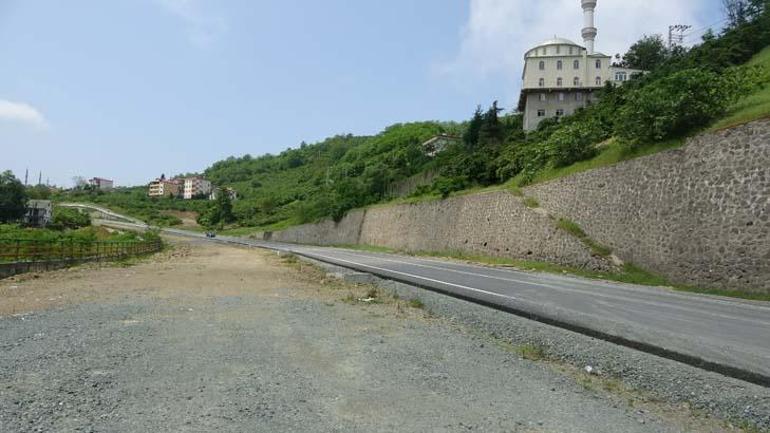 13 yıldır bitmeyen yol vatandaşı isyan ettirdi! 3 13 yildir bitmeyen yol vatandasi isyan ettirdi 1