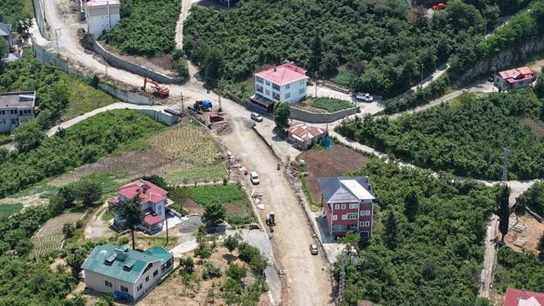13 yıldır bitmeyen yol vatandaşı isyan ettirdi! 5 13 yildir bitmeyen yol vatandasi isyan ettirdi 3 63S5Uz8a