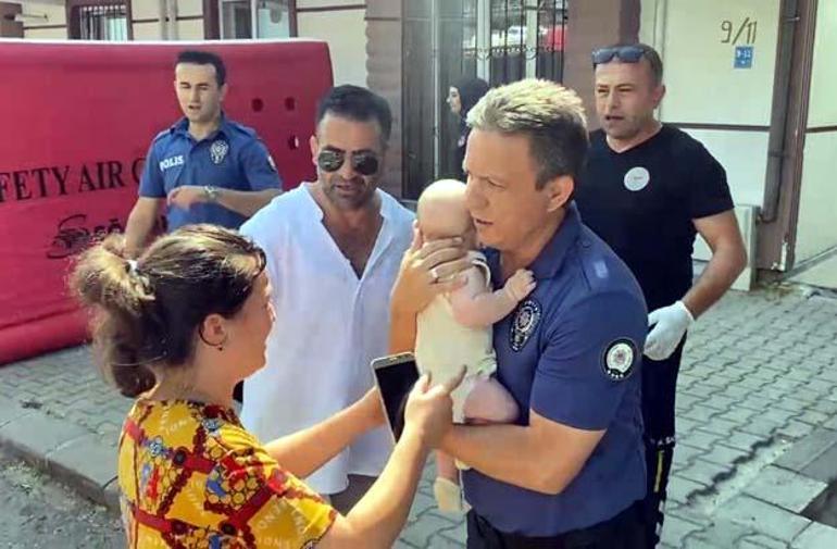 4 aylık oğlunu atmak için cama çıktı! İkna sonuçsuz kaldı, nefes kesen kurtarma planı 8 4 aylik oglunu atmak icin cama cikti ikna sonucsuz kaldi nefes kesen kurtarma plani 3AadkQid