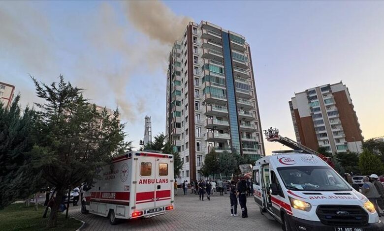 4 kişi hayatını kaybetmişti! Diyarbakır'daki yangınla ilgili 4 kişi gözaltına alındı 1 4 kisi hayatini kaybetmisti diyarbakirdaki yanginla ilgili 4 kisi gozaltina alindi D6ZCFNxJ