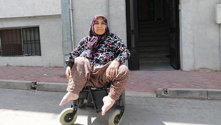 63 yıldır emekleyerek yaşıyor! Hatice teyze asansör bekliyor: 2'inci kata 15-20 dakikada anca çıkıyorum 2 63 yildir emekleyerek yasiyor hatice teyze asansor bekliyor 2inci kata 15 20 dakikada anca cikiyorum HLQiC7Yz