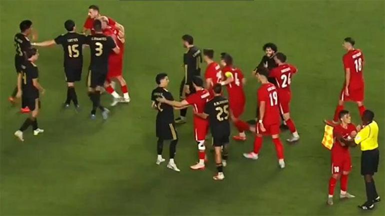 A Ulusal Kadro'da Merih Demiral ve Kerem Aktürkoğlu'nu sinirlendiren hareket! 6 a ulusal kadroda merih demiral ve kerem akturkoglunu sinirlendiren hareket 4 JmfMNlXK