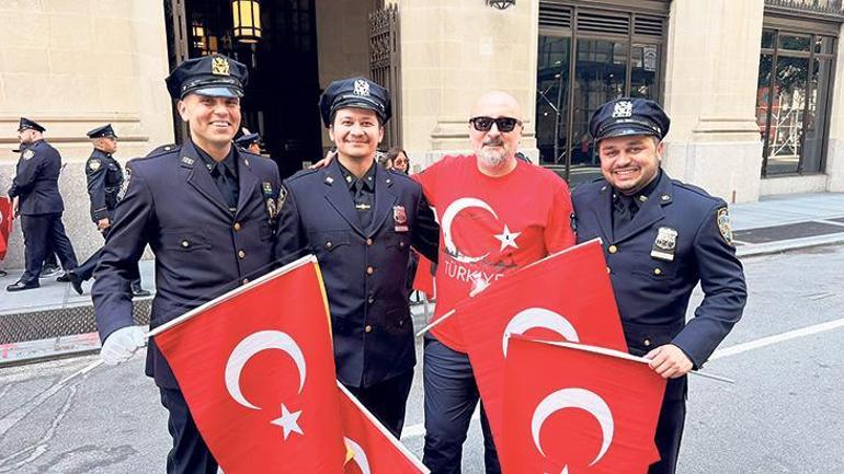 ABD'de polisten Barış Alper'e sürpriz! 'Nasılsın uşağum' 3 abdde polisten baris alpere surpriz nasilsin usagum 1 aQInGe5d