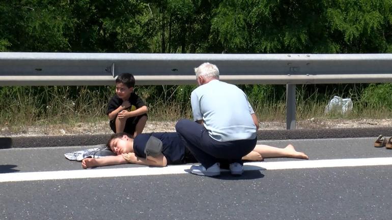 aci fotograf ambulans gelene kadar annesinin basucundan ayrilmadi 6 EWdZjA5M