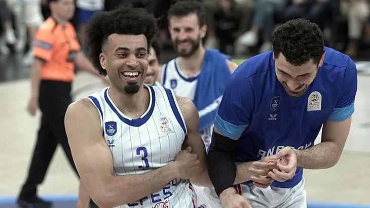 Anadolu Efes'te Jordan Nwora ayrılık hazırlığında! 1 anadolu efeste jordan nwora ayrilik hazirliginda TzLUNnhg