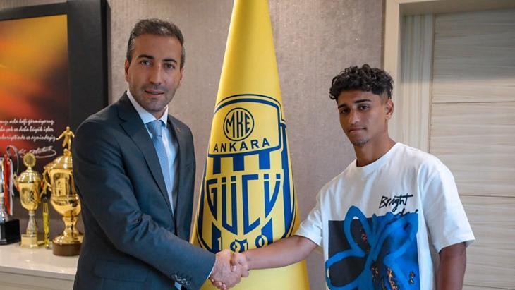 Ankaragücü'nde 2 profesyonel mukavele birden! 1 ankaragucunde 2 profesyonel mukavele birden TgeANlIu
