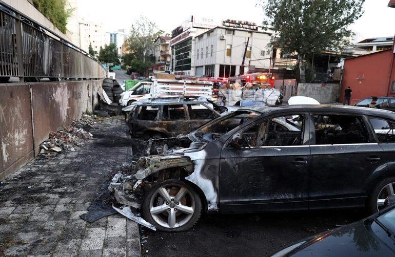 Ataşehir'de yangın: Park halindeki arabalar yandı 4 atasehirde yangin park halindeki arabalar yandi 2 bPC3w8qq