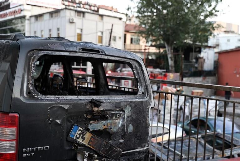 Ataşehir'de yangın: Park halindeki arabalar yandı 5 atasehirde yangin park halindeki arabalar yandi 3 rBcGwIcj
