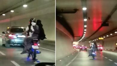 avrasya tunelinde tehlikeli seyahat 1i bebek 3 kisi motosiklet uzerinde Qei45qCw