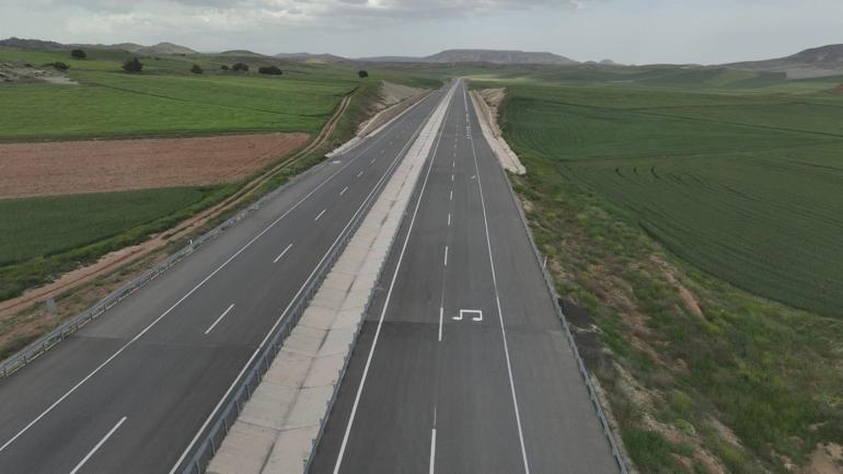 Bakan Uraloğlu duyurdu: Türk marşından sonra yeni melodili yol! 3 bakan uraloglu duyurdu turk marsindan sonra yeni melodili yol 1 rJRDdOBn