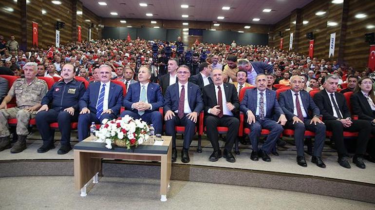 Bakan Yerlikaya Van'da konuştu: Tam 250 bin 536 bağımsız kısım vatandaşlarımıza teslim edildi 2 bakan yerlikaya vanda konustu tam 250 bin 536 bagimsiz kisim vatandaslarimiza teslim edildi 0 9BAEAlFH