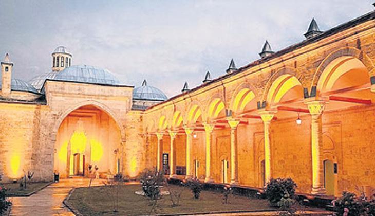 Bayezid Külliyesi geceleri de açık 1 bayezid kulliyesi geceleri de acik AWsa5bpE