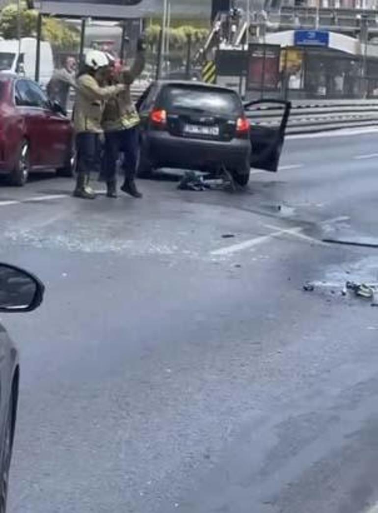 Beylikdüzü'nde zincirleme kaza! Araçlar birbirine girdi 3 beylikduzunde zincirleme kaza araclar birbirine girdi 1 Dw5ClD5w