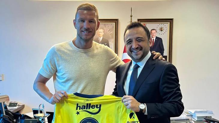 Büyükelçi Emin Akseki, Edin Dzeko'yu konuk etti! 1 buyukelci emin akseki edin dzekoyu konuk etti