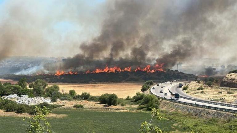 Çanakkale'de orman yangının! 7 uçak, 3 helikopterle müdahale 3 canakkalede orman yanginin 7 ucak 3 helikopterle mudahale 1 kgz1sgLK