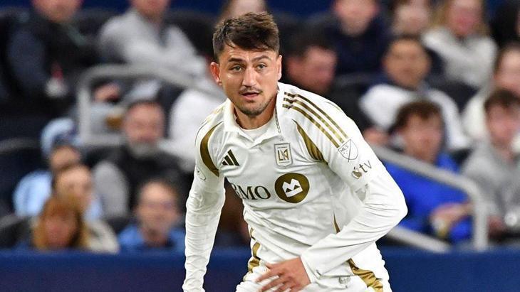 Cengiz Ünder, Fenerbahçe'ye geri döndü! 1 cengiz under fenerbahceye geri dondu wXnLCZXa