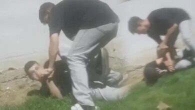 cocuk parkinda akran zorbaligi tekraren yuzunu yumrukladi KJQCc2yk