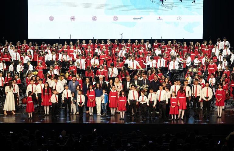 cumhurbaskanligi cocuk orkestrasi ve korosu istanbulda birinci konserini verdi 0 18mfpZP8