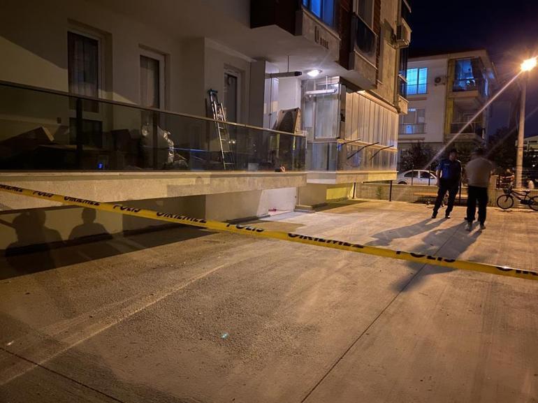 Dehşet evi! 2 genç kız, mahkemelik oldukları adamın eşini öldürdü 2 dehset evi 2 genc kiz mahkemelik olduklari adamin esini oldurdu 0