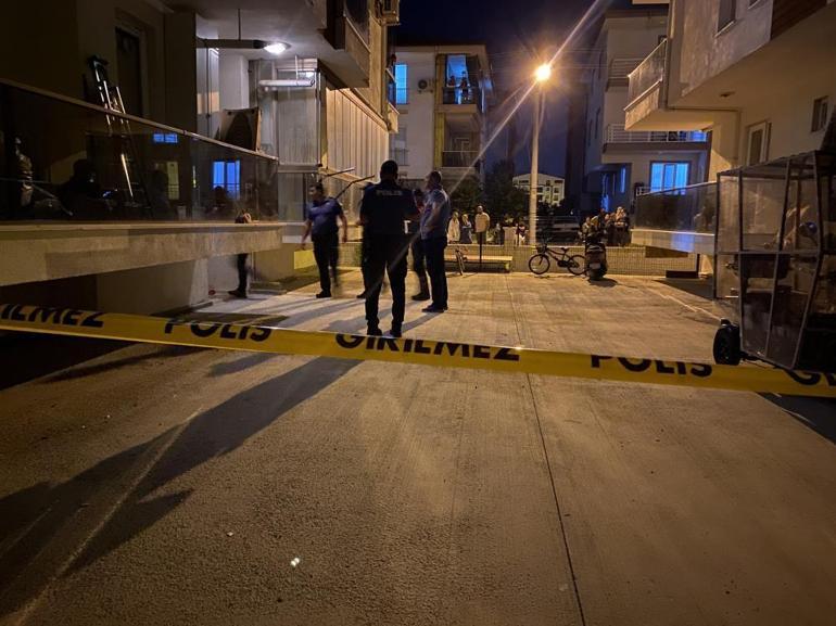 Dehşet evi! 2 genç kız, mahkemelik oldukları adamın eşini öldürdü 3 dehset evi 2 genc kiz mahkemelik olduklari adamin esini oldurdu 1 AjABPZ49