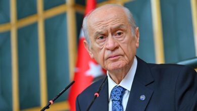 devlet bahceli 5 ay sonra meclis kursusunde 3TD89II7