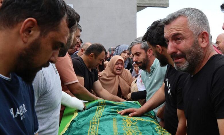 Erzurum'da taş ocağındaki göçükte ölen 3 personel son seyahatine uğurlandı 1 erzurumda tas ocagindaki gocukte olen 3 personel son seyahatine ugurlandi KNPZ8u5M