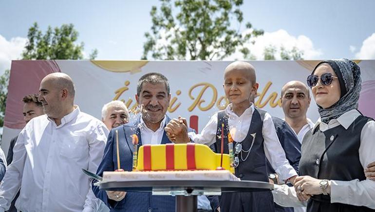 Esenler’de umut yükseldi: 7 yaşındaki Selim için balonlar göğe bırakıldı 4 esenlerde umut yukseldi 7 yasindaki selim icin balonlar goge birakildi 2 WcQHIYtD