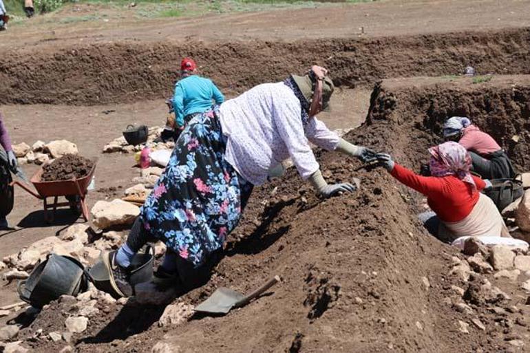 evinde pirincten tasi ayiklayan kadinlar artik elleriyle tarih yaziyor 1 WA83gPaO