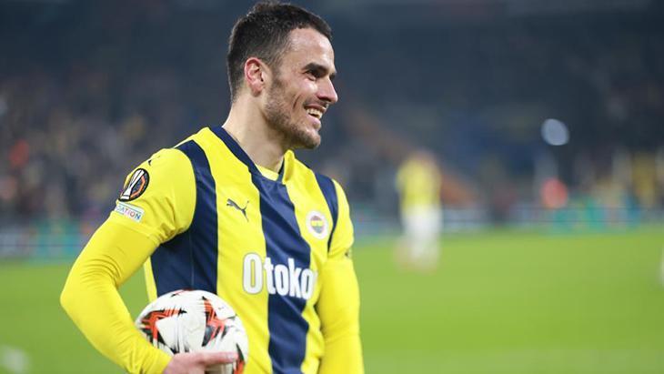 Fenerbahçe'de bir ayrılık daha! TFF'ye bildirildi 1 fenerbahcede bir ayrilik daha tffye bildirildi kXP3EvK9