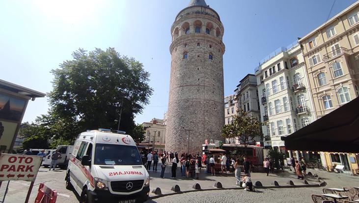 Galata Kulesi'nde intihar kuşkusu: Düşen kişi hayatını kaybetti 1 galata kulesinde intihar kuskusu dusen kisi hayatini kaybetti Yt1HlCIm