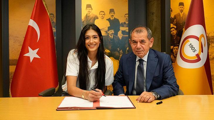 Galatasaray, Yasemin Güveli ile nikah tazeledi 1 galatasaray yasemin guveli ile nikah tazeledi TucgYcL2