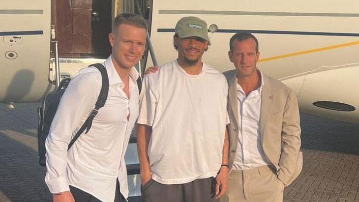Galatasaray yılın transfer bombasını patlattı! Leroy Sane, İstanbul'a geldi 1 galatasaray yilin transfer bombasini patlatti leroy sane istanbula geldi vtmeqZ67