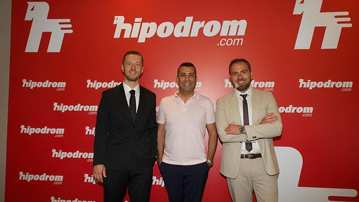Hipodrom.com'un yeni marka yüzü Emre Karayel! 99’uncu Gazi Koşusu için özel reklam sineması 1 hipodromcomun yeni marka yuzu emre karayel 99uncu gazi kosusu icin ozel reklam sinemasi PYjNBNye