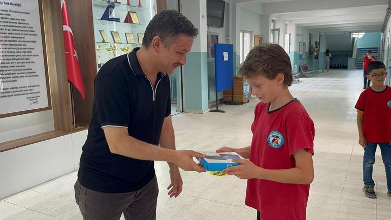 İmgeleri ortaokul müdürü paylaştı: Bu davranış dikkatimizi çekti 2 imgeleri ortaokul muduru paylasti bu davranis dikkatimizi cekti 0 kSwmkzLf