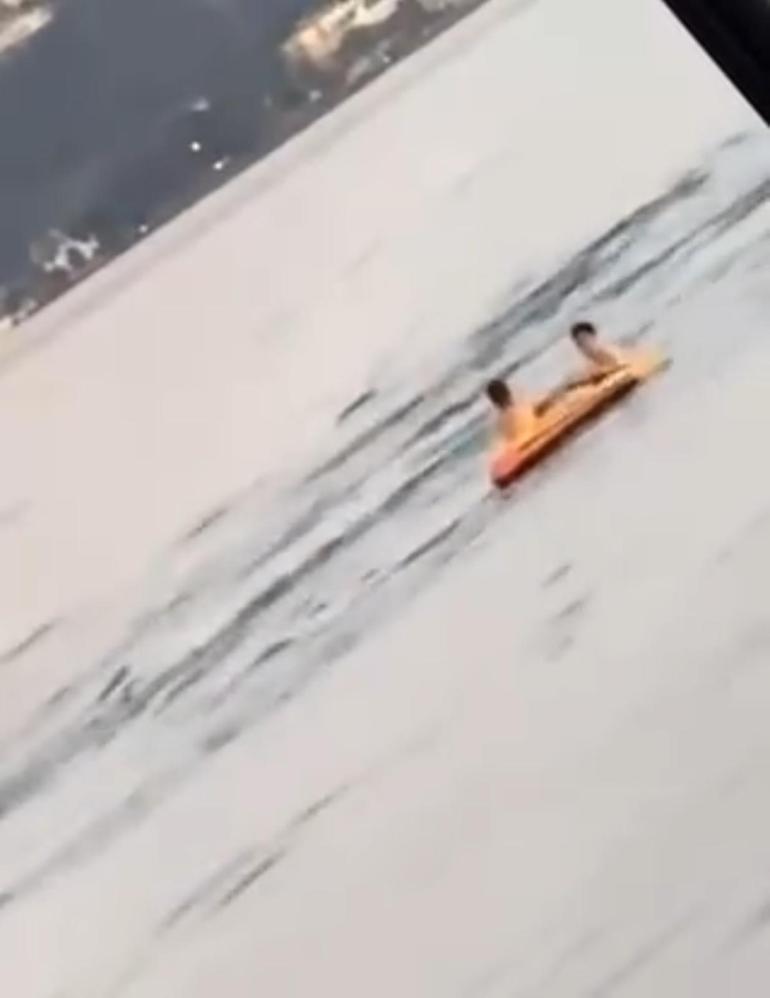 İstanbul'da şişme botla denize açılan 2 çocuk kurtarıldı 2 istanbulda sisme botla denize acilan 2 cocuk kurtarildi 0