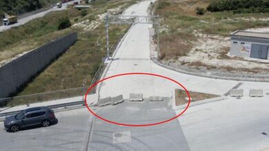 istanbulda soke eden olay yolu beton bloklarla kapattilar mahalleli isyan etti JAx28SiT