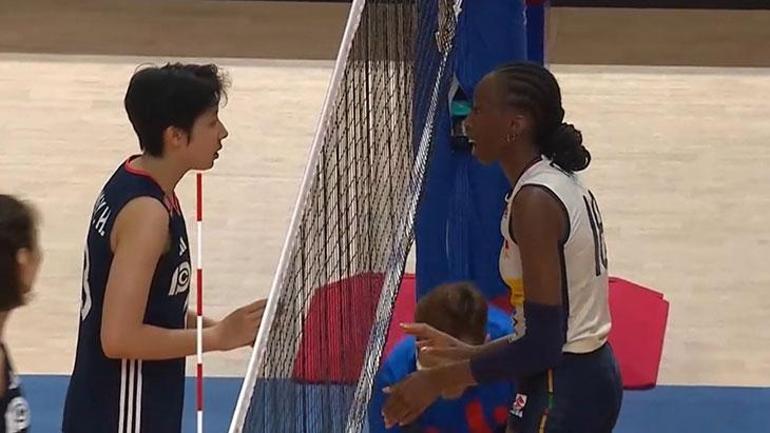 İtalya’da Paola Egonu çılgına döndü! 19 yaşındaki Dong'a 'Buraya gel' işareti 4 italyada paola egonu cilgina dondu 19 yasindaki donga buraya gel isareti 2 Y1JCUDYf